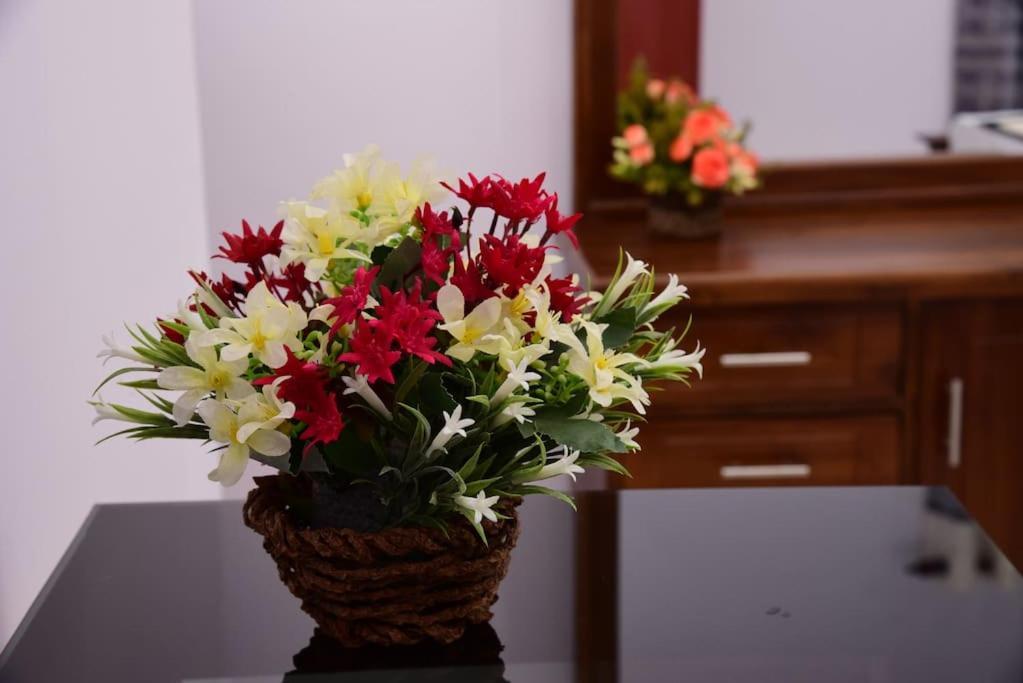 Saru Holiday Apartment - Upto 6 Guests كاندي المظهر الخارجي الصورة