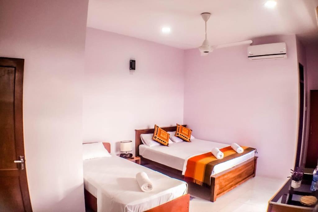 Saru Holiday Apartment - Upto 6 Guests كاندي المظهر الخارجي الصورة