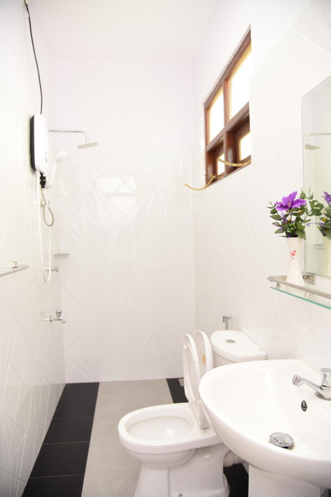 Saru Holiday Apartment - Upto 6 Guests كاندي المظهر الخارجي الصورة
