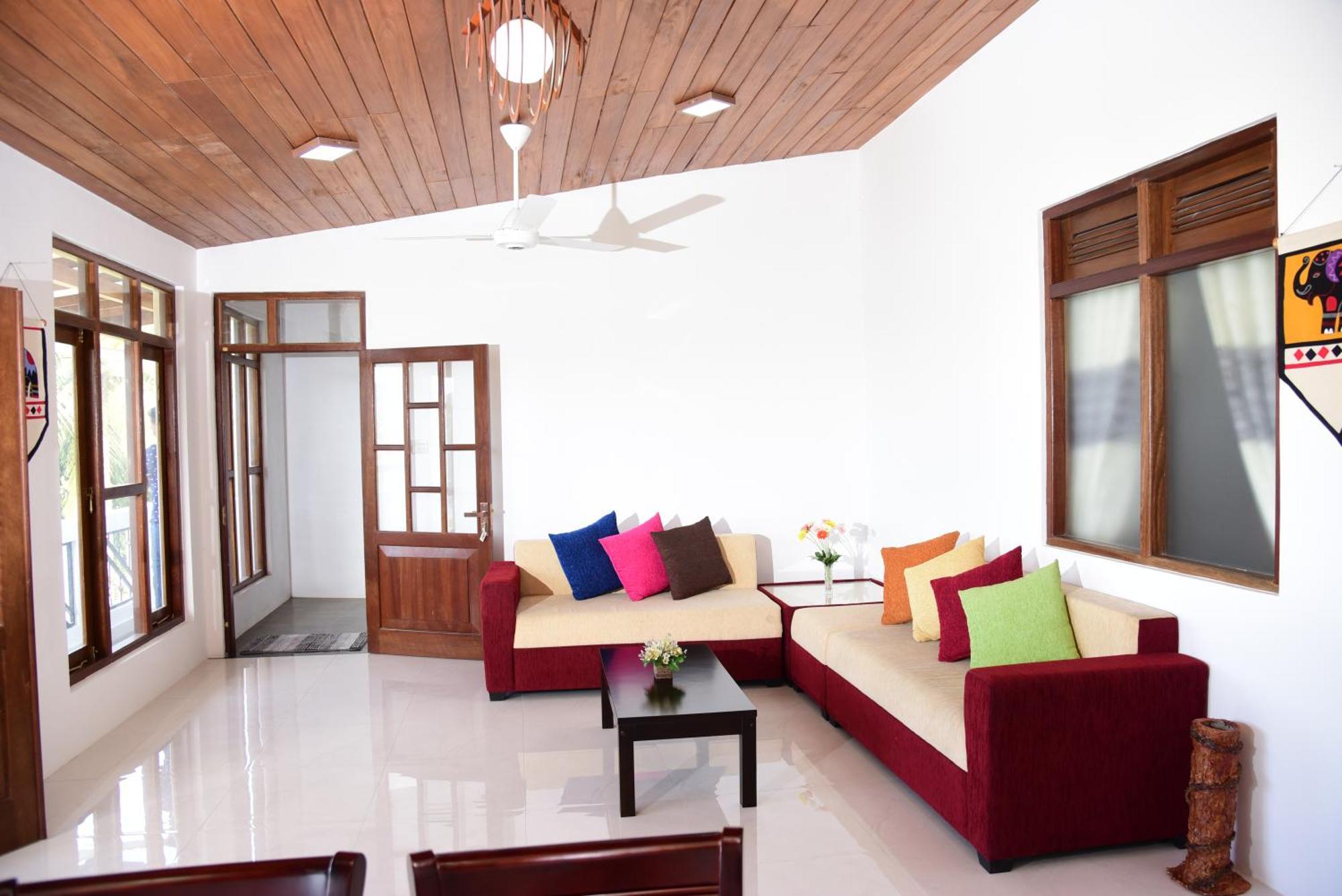 Saru Holiday Apartment - Upto 6 Guests كاندي المظهر الخارجي الصورة